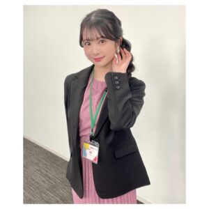 Yuina Instagram - ❤︎ オニフェッショナル…
⁡
｡ ☆ﾟ ｡★｡ ﾟ☆ﾟ ｡★｡ ﾟ☆ﾟ ｡★｡ ﾟ☆ﾟ ｡ ﾟ
⁡
“I'm a genius”な新入社員です。
どうぞ宜しくお願い致します。
⁡
Oh....sorry.. Nice to meet you :)
⁡
はい！！！！本日4月1日！皆さん！
エイプリルフール楽しんでいただけましたか？🌸
⁡
“できる”新入社員というわけで…！！
早速、先輩社員の皆さんとのお写真！撮影済みです😬✨
⁡
帰国子女。カッコ良すぎる。憧れ。羨ましいです。笑
⁡
｡ ☆ﾟ ｡★｡ ﾟ☆ﾟ ｡★｡ ﾟ☆ﾟ ｡★｡ ﾟ☆ﾟ ｡ ﾟ
⁡
#オニフェッショナル #lovelive #Liella #新入社員 
#エイプリルフール #帰国子女 #結那 #japanesegirl