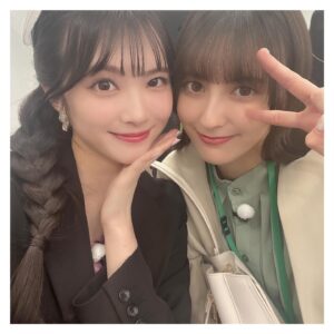 Yuina Instagram - ❤︎ オニフェッショナル…
⁡
｡ ☆ﾟ ｡★｡ ﾟ☆ﾟ ｡★｡ ﾟ☆ﾟ ｡★｡ ﾟ☆ﾟ ｡ ﾟ
⁡
“I'm a genius”な新入社員です。
どうぞ宜しくお願い致します。
⁡
Oh....sorry.. Nice to meet you :)
⁡
はい！！！！本日4月1日！皆さん！
エイプリルフール楽しんでいただけましたか？🌸
⁡
“できる”新入社員というわけで…！！
早速、先輩社員の皆さんとのお写真！撮影済みです😬✨
⁡
帰国子女。カッコ良すぎる。憧れ。羨ましいです。笑
⁡
｡ ☆ﾟ ｡★｡ ﾟ☆ﾟ ｡★｡ ﾟ☆ﾟ ｡★｡ ﾟ☆ﾟ ｡ ﾟ
⁡
#オニフェッショナル #lovelive #Liella #新入社員 
#エイプリルフール #帰国子女 #結那 #japanesegirl