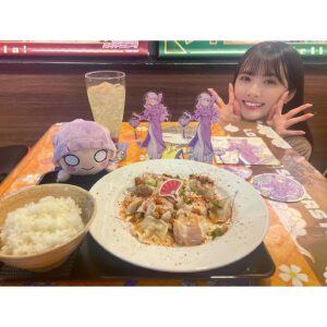 Yuina Instagram - ❤︎ lovelive...
⁡
｡ ☆ﾟ ｡★｡ ﾟ☆ﾟ ｡★｡ ﾟ☆ﾟ ｡★｡ ﾟ☆ﾟ ｡ ﾟ
⁡
#GiGO カフェ秋葉原3にて‼︎✨
一足お先にっっ！コラボカフェに行ってきました🫶
⁡
360度Liella!に囲まれて幸せでした〜〜💞
音楽もLiella!でずーーーっと楽しい🎧🎶
⁡
サインや黒板に落書きもさせていただきました〜🫢✨
黒板はフォトスポットにしたのでぜひ撮ってくださいね🌟
（相合傘で寝そべり持って撮るのもおすすめ🪼🦋）
⁡
料理もパフェもたい焼きもいただきました〜〜‼︎✨
中華プレート！！しゅうまいの味も3種類あってペロッと🤤💞
⁡
ドリンクはマルガレーテちゃんのを🦋💜
レモンソーダにピーチ🍑&グレープゼリー🍇
美味しすぎた…こちらぜひ🌟ほんとおすすめです😎
⁡
パフェも甘くて甘くて美味しかった…🫶
⁡
テイクアウトでドリンクをゲットする事も
出来るのでぜひ寄ってみてくださいね‼︎✨
⁡
とっっっても美味しかったですよぉぉ(*´ч`*)/
そしてたい焼きもメンバーみんな可愛すぎてっっ♡
⁡
明日から始まるので皆さんぜひぜひ！要チェックです👏
⁡
｡ ☆ﾟ ｡★｡ ﾟ☆ﾟ ｡★｡ ﾟ☆ﾟ ｡★｡ ﾟ☆ﾟ ｡ ﾟ
⁡
#ポートレート #lovelive #Liella #コラボカフェ
#アニメ #カフェ #cafe #秋葉原 #akihabara