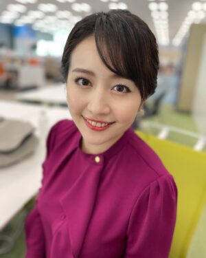 Yuka Aiuchi Instagram - 11月も今日で最後ですね。
明日から12月なんて信じられない1年の早さです。
今週もモーサテお疲れさまでした✨

#モーサテ
#モーニングサテライト
#片渕カメラマン
#矢内カメラマン

blouseすべて　#pinkyanddianne
