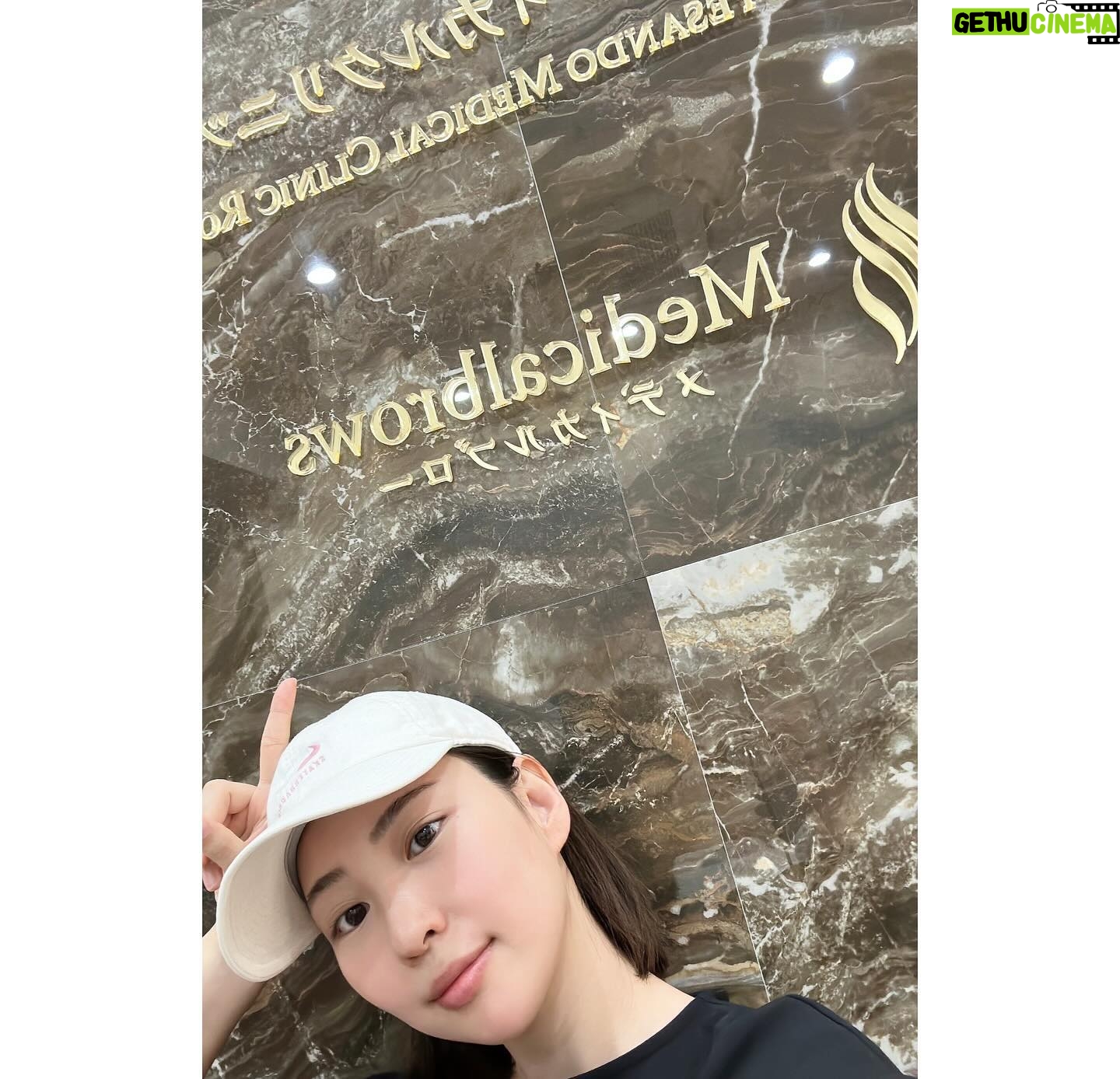 Yuka Masuda - 1K Likes - *
先日舞台が終わったその足で駆け込み肌メンテ!
クタクタになったお肌を蘇らせていただきました🤩
フォルダに自撮りがなさすぎて久々に撮ってみたものの、物にぶつかって青たん出来てたのでよくこの写真を載せようと思ったな、くらいの雑な写真ですみません。チリ🌶️
今回の舞台でみんなからお肌をほめてもらい😭💜ヤッター
ご観劇いただいたお客さまからもお肌何してるの?!と聞かれたりと舞台中肌トラブルが起きやすい時期も乗り越えてくれる強い肌になりました!
月一でクリニックに行ってなかったらこんな風に言ってもらえてないと思う😭大感謝です!!
今回はシミ取り全顔とリジュラン!あとは毎回必ずやるメソナJ。
シミは気にならないと言ってもらいましたが、今回思い切って気になるところは全部やっちゃおう!ということでこまかーく全部に打ってもらいました。見事に黒胡麻煎餅🍘みたいになりましたが今は全部カサブタ取れてツルツル!
ということで心もお肌も大リセット。
金ピカピンに輝くお肌を目指して・:* .\(( °ω° ))/.: ✨
肌メンテテンションあがる〜!
・
・
・
#メソナj #リジュラン #シミ取りレーザー #美容 #美容マニア #美肌 #美肌ケア #肌ケア #肌荒れ #肌質改善 #ニキビケア #pr #表参道メディカルクリニック #表参道メディカルクリニック六本木院