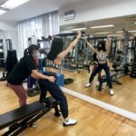 Yuka Ogura Instagram - ここ数週間、運動不足に好きに食べたり飲んだり　少し生活も乱れて気づいたら…私の腹筋どこ！！ 座るとズボンのゴムに乗る脂肪。 今日からまたしっかり生活整えて もう一度腹筋に会えるように決めました　 目標は2週間 また報告します🤗 まずは固まってしまった肩甲骨周りを動かすトレーニングを中心にやってもらいました #小倉ゆうか #ダイエット　#筋トレ #気持ち復活　！ #kith