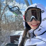 Yuka Ogura Instagram - 高校の時以来のスノボ 前日にウェア一式揃えて行ったので格好だけプロ感だしてますが 転びまくりでお尻打ちまくり 首回らない 手首痛い あれ、、17歳の時はスイスイだったのになぁ🥲 でも楽しかった☃️ 泥棒マスクで日焼けも完全防備 #snow #snowboarding #highsociety #小倉ゆうか#雪