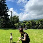 Yuka Ogura Instagram – 今日で24歳になりました！

前日はお友達がお祝いしてくれて、
当日はわんちゃんも泊まれるホテルに連れて行ってもらいました。
りりの幸せな顔が1番のプレゼントだったよ🥹🐶

ここ数年で1番楽しい誕生日
ありがとう❤️

応援してくれる皆さまこれからも末長くよろしくお願いします✨

そうだ！少し前に完全にシンガポールから帰国しています👌

#誕生日 
#小倉ゆうか
