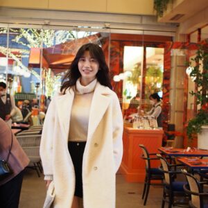 Yuka Ogura Instagram - 近ごろ女子会が楽しすぎるんです
美容のことだったりファッションのことを話しているとそれだけでワクワクしちゃって
いつも帰り道にはショッピングに立ち寄っちゃう😜

きのうも可愛いワンピを2着買ったからはやくどこかで着たいな♡
少し派手だけどその服を着た自分が似合うところで生きていきたい✨
私の周りの女性たちは強くて賢くて
いつも自信をくれる。
感謝です。

あぁ〜、楽しみだぁぁあ！

#fendi #anniversarycafe #maxmara #maisonmargiela #chanel #christmas  #小倉ゆうか#女子会