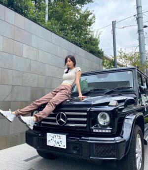 Yuka Ogura Instagram - 免許とってからはや3ヶ月、、
ペーパードライバーにならずに済みました
教習所でてからは初運転
事故せず帰れてよかったです。。

#小倉ゆうか
#運転
#3回ぶつけそうになりました

👚KITH
👖KITH
👟CHANEL