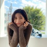 Yuka Ogura Instagram - 東京は晴れたり曇ったりと不安定ですが 皆さんのとこはどうですか？🥵 私はきのうからいろいろなことが起こり、走り回っております ふうふうしすぎて、帰ったらすぐにでも飲みたい気分🍷 #小倉ゆうか 👚FENDI 👖levi's