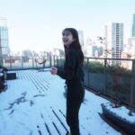 Yuka Ogura Instagram - 雪が積もった時に友達のお家で☃️ 気をつけて！とみんなに言いながら一番にお尻からすっころんだ😆🥲 今年中にあと一回くらい雪に触れたいな〜 #雪 #小倉ゆうか #kith