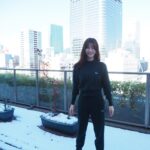 Yuka Ogura Instagram - 雪が積もった時に友達のお家で☃️ 気をつけて！とみんなに言いながら一番にお尻からすっころんだ😆🥲 今年中にあと一回くらい雪に触れたいな〜 #雪 #小倉ゆうか #kith