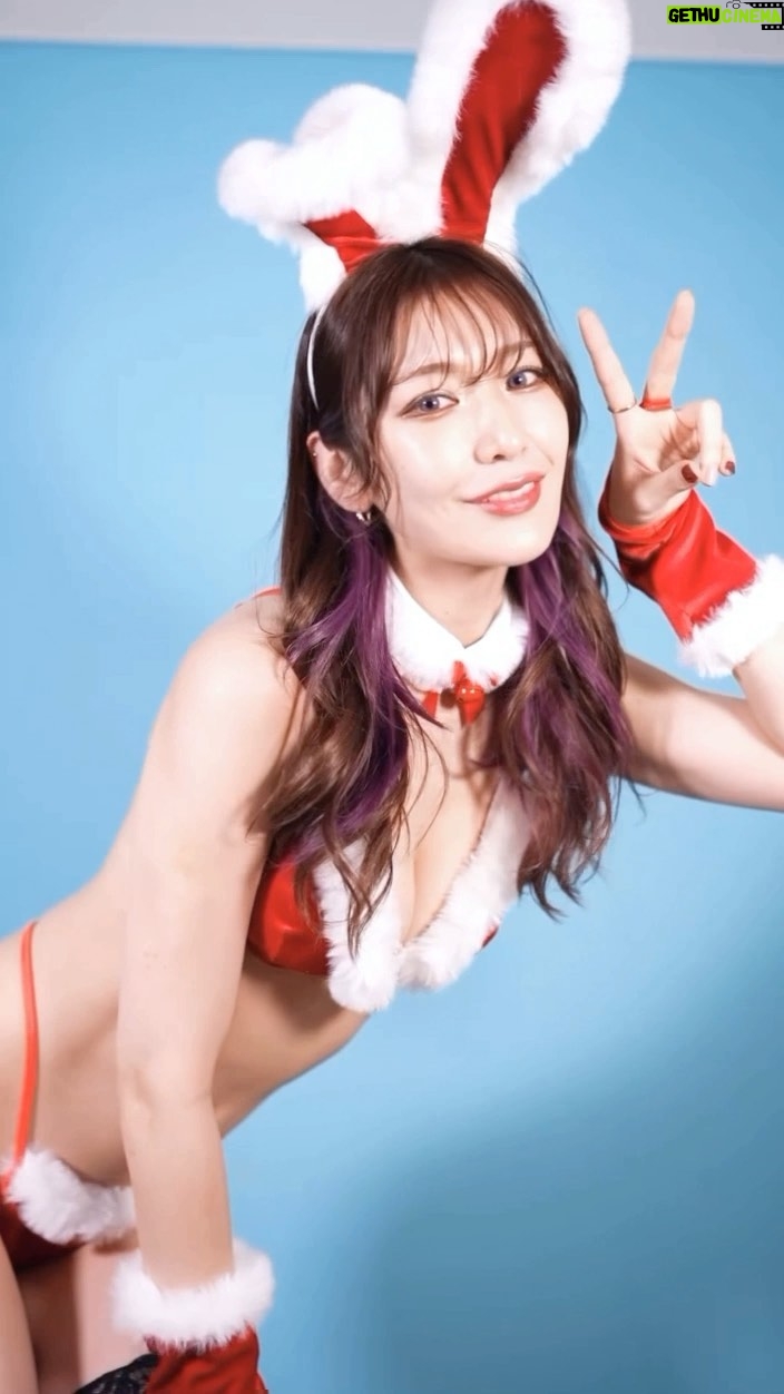 Yuki Kamifuku - 9.8K Likes - -
early sneaky santa is here🎄💋
#chirstmaseve
#目潰しサンタ