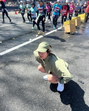 Yuki Mihara Instagram - 名古屋ウィメンズマラソン
42.195km 完走🏅🩵

この大会、8回目の完走！だけど
出産してからも完走できた今回は
今までとはまた全然意味も感動も違うんだ☺️

みなみも9回目の完走だね！
毎回足を痛めても、走り続けるみなみ🥹
この8年のうちに私たちの生活もライフステージも大きく変わったけど、続けてるってすごくない？✌️

われらがGOGIRLも
出走した総勢45名、全員完走👏😭🩵
みんな、すばらしすぎる。感動です！

それぞれのドラマがある42.195km。
やっぱマラソンっていいよな〜と
思ってしまいました！

ボランティアの皆さん、沿道で応援してくれた皆さん、たくさんサポートしてくださったNewBalanceとBOOMERのみなさんのおかげです。ありがとうございました！！