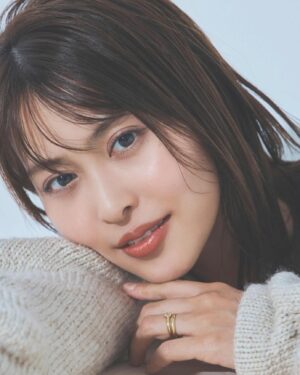 Yuki Mihara Instagram - @yoi_media のロングインタビュー
前半は妊娠・出産、
後半は始まったばかりの子育てについて。

子育ては、聞いて想像していたものとは
良い意味でも全く違いました。

出産前に「諦め」だと想像していたことは
「良い変化」だった、という話とか

綺麗事でなく、辛かった大変なことも言うてます🤪まだ始まったばかりですけどね💪

@yoi_media Webサイトにて
よかったらご覧ください！

写真、激盛れワッショイ(☝︎ ՞ਊ ՞)☝︎
💄 @yuka.kuramoto_hair.make 
👗 @masumi_yakuzawa