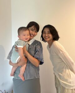 Yuki Mihara Instagram - 8 month 🌟
このときは、この動きは、今しかないんだ🥹すぐ大きくなってしまう🥹と思いながら日々過ごしてます
まだおすわりもできないけど、町中華来たおっさん風(バンボに座ってる)🤣🤣はぁかわい。