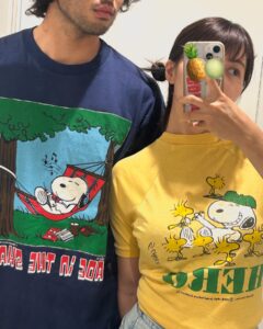 Yuki Mihara Instagram - 👔☕️🆒
サッカーボール型のバッグ、サッカーボールすぎてかなりテンション上がった。
古着屋でみつけたスヌーピーのTシャツは、ラグランで首が詰まったかたちもロゴも結構ヤバい🔥🫶