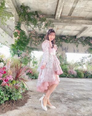 Yuki Kashiwagi Instagram - ⋆⸜ ⚘ ⸝⋆

いよいよ本日3/13！

AKB48 63rdシングル💿
【カラコンウインク】発売日です！☺️🎉

初めての単独センターを
務めさせていただきました！！
そしてわたしが参加する最後のシングルです💐

最後に本当に大好きな1曲がまたできたこと、
嬉しく思います😌🤍

AKB48の公式YouTubeにMVと
DancePracticeもアップされているのでぜひ✨

カラコンウインクがたくさんの方に
聴いていただけますように💐

#AKB48 #カラコンウインク