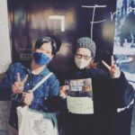 Yuki Sakurai Instagram - 皆様こんばんは。 先日、私の写真集を撮影して下さったカメラマンのアンディさんが東京タワーで写真展を開催していると聞き、るんるんしてふらっと観に行ってきました。 そしたら、ふらっと寄ったらしいアンディさんと入り口でばったり。 こういうの、素敵です。 そして言うまでもなく写真展も素敵でした。 アンディさん、また撮って欲しいなあ そしてそして今日この後は真犯人フラグ。 残り3話となり、物語がぐいー んと加速します。 残りの撮影も、全力で朋子ります。 そんな中、スタッフさんの目を盗んで至上の時に侵入。朋子は通報されますね あと、押し入れ、いつまでも秘密にしててごめんなさい という事で、最近の桜井は。でしたー 　　　　　　　　　　　　　　　　　　　　桜井