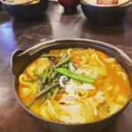 Yuki Sakurai Instagram - in 山梨 空き時間に散策。 初ほうとうを食べました。美味。 そして食後にふらっと入った珈琲屋のカフェラテがとっても美味しくて目が覚めました。 すっごく眠かったんです。 でも、ほうとうとカフェラテ飲んでまた眠くなりました。 無限ループ。 　　　　　　　　　　　　　　　　　　　　桜井