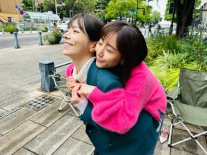 Yuki Sakurai Instagram - ボーイフレンド降臨！撮影中

「私のみな実は渡さねえ」

ん？

そういうやつじゃない？

だってトライアングルラブコメディですよね、合ってますよね

負けないぞお

　　　　　　　　　　　　　　　　　　桜井