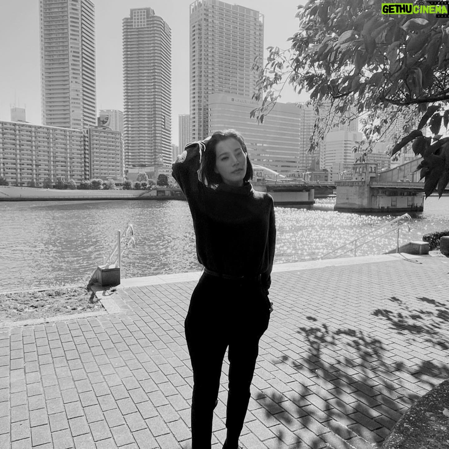Yuki Sakurai - 15.9K Likes - 今日はずーっと外です。
天気が良かったので気持ち良かったです。
まだまだ撮影続きます。
がしかし、お昼にずっと食べたかったカレー屋さんのカレーを食べれたので。今日の桜井は無敵です。
実は眠いですがきっとバレていないと思います。
皆さん、美味しい晩御飯をもりもり食べて、ぬくぬくしてくださいね。
今日も一日ご苦労様でした。
桜井