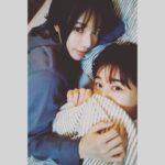 Yuki Sakurai Instagram - 皆様こんばんは ボーイフレンド降臨！第3話、今夜11時より放送です。 雨にも風にも負けず日々楽しく撮影しております すっかり秋ですね 肌寒くなってきましたね という事で 合間に添い寝してみました 皆様良い一日を 　　　　　　　　　　　　　　　　　　　桜井