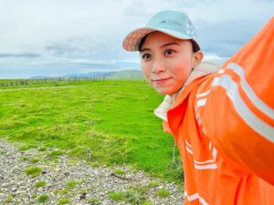 Yukino Yamamoto Instagram - 🇳🇿
今夜９時から、
「奇跡の島国ニュージーランド縦断の大冒険
〜大自然が生んだ奇跡の13個長期間かけて解いてきた〜」

私もナスDと大谷さんといってきました！

暑かったり寒かったり、ピーカンだったり、雪が降ったり。
異常気象ということもあり、
思うようにロケができない日もありましたが、
だからこそ、自然の尊さに触れることができました！

そして、ナスDチームの取材の賜物が
今回もみなさんを魅了すること間違いなしです！！！

絶対にご覧ください☺️

#奇跡の島国ニュージーランド縦断の大冒険
