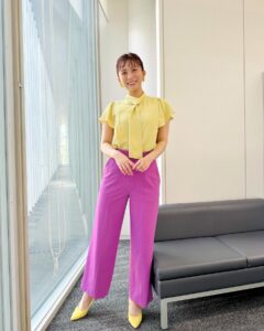 Yukino Yamamoto Instagram - ⚾️
衣装とおにぎりと、
幼馴染が出版祝いにくれたおにぎり柄のポーチです🥹

#衣装 : @and_ellecy 
@titeinthestore_official 
@dresslaveofficial 
@lois_crayon_official 

🍙九頭竜まいたけ🍄