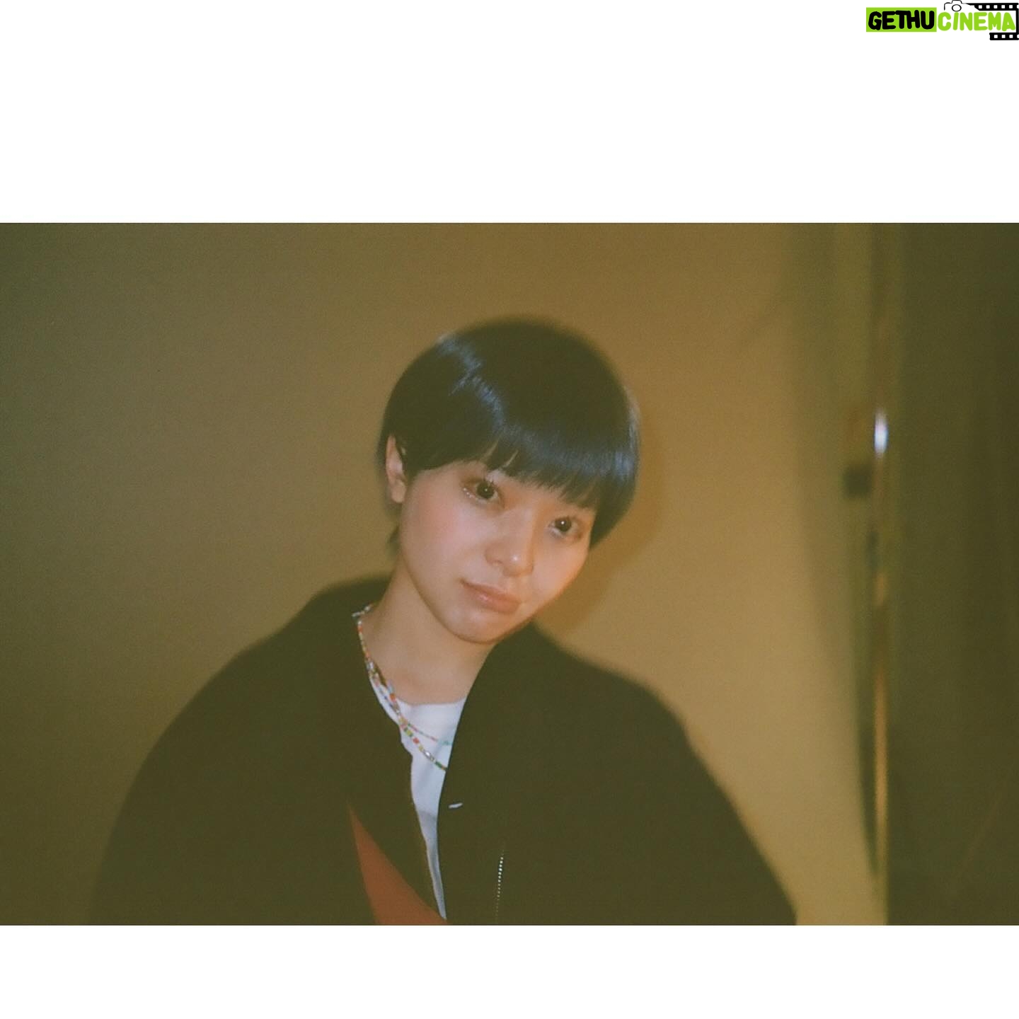 Yukino Kishii Instagram - 松尾スズキさん作演 Bunkamura主催『ふくすけ2024-歌舞伎町黙示録-』 腰が引けるスペシャルなキャストの皆様と。 十二年ぶり四回目の再演です。 ふくすけを演じることになりました。 今回、物語の目線もすこし変わるとのこと。 幕開けは7月東京ミラノ座から。 舞台は歌舞伎町、劇場から出ても歌舞伎町! 初演が1991年なのでわたしが生まれる前にふくすけを書いたなんて!そして今も先頭にいる、最前にいる、そんな松尾さんの演出を初めて受けます。 わたしは舞台の稽古でであう、演出家のことばが大好きで 演出として全くわかんないけど心意気だけは受け取れることば、詩のようにも聞こえたけど間抜けなことば、 なんでもないようでそれって人生、みたいな言葉、今までたくさんもらいました。 どんな稽古場になるのかとてもたのしみです。 以前、大人計画の俳優さんに松尾さんがなさった印象的なノート(ダメ出し)を聞いたことがあるのですが 身体の動き的にはむりなんだけど言いたいことはわかる ような気がする、かなり好きなノートでした。言われたい ノゾエさん演出で松尾さんの絵本『気づかいルーシー』を 経て、今回も作品のタイトルロールを演じられることをとても嬉しく、同時に不安でふるえています。 ツアーは京都と福岡へ。観に来てね。