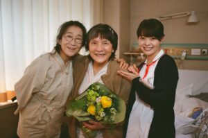 Yukino Kishii Instagram - 『お別れホスピタル』
第2話はあした、2／10の夜10時からです。

海沿いのロケはさむいけど清々しくてきもちよくて最高でした！🌊🌊
お楽しみに☺️