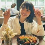Yukino Kishii Instagram - 😊 アナザースカイin België🇧🇪💛（ 🇫🇷） 今週金曜日よる11時から日本テレビ📺ですね🌤️ もうあさってだ！ この夏はパリもベルギーもスイスも行きました🇨🇭⛰️ は〜。夢のような夏だった。ありがとうございます。 のこりがあるならこのまま冷房のなかでおわるかな？ わたしの思う夏のゆめは ずっと言っているだけでやったことはないけど 川でスイカを冷やすこと🍉 ビニール紐みたいなのでしばって、 たいして冷えないんだろうけど。 果物ならなんでもいいけど❤️