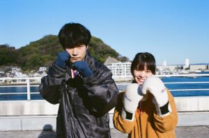 Yukino Kishii Instagram - 『お別れホスピタル』
本当に本当に、有難うございました！！！
死ぬことは生きること。生きることは死ぬこと。
それ以外はまだ分からない、おわらない問いです。

もしかしたら、いつかわたしもお別れホスピタルのような、療養病棟にお世話になるかもしれないですよね。
わたしはこのドラマに携わって、思うことがありました。
いつか療養に行くとしたら、
人生の最期に、まだ、新しい出会いがあるなんて、それってすごいことだなと
それはきっと、私がどんな状況でも、ゆたかなことなのだと。

今回協力してくださった先生方、看護師の方々、
沖田さんの原作と安達さんの脚本、演出の柴田さん笠浦さん、共演者のみなさん、スタッフさん、みんなみんなみんな、一緒だったから最終回まで作り上げることができました。
ありがとうございます！

なにより、観てくださったみなさま、有難うございました。
再放送や、オンデマンドでぜひ何度でも観てください。
辺見はいつでもそこにいます。
実際に働いてらっしゃる方に深い尊敬を込めて。
わたしもみんなにまた会いたいです🍢🍬