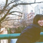Yukino Kishii Instagram - 今週のスピリッツ📚 表紙巻頭です よかったら見てください😊 沖田さんがドラマの撮影現場にきてくださいました💫 ドラマには出てこないキャラクターがいて 沖田さんと共演者のみなさんとキャスト予想してみましたが 誰も思い浮かびませんでした😂 土曜ドラマ【#お別れホスピタル】 原作 #沖田×華 脚本 #安達奈緒子 音楽 #清水靖晃