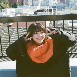 Yukino Kishii Instagram - 今週のスピリッツ📚
表紙巻頭です
よかったら見てください😊
沖田さんがドラマの撮影現場にきてくださいました💫
ドラマには出てこないキャラクターがいて
沖田さんと共演者のみなさんとキャスト予想してみましたが
誰も思い浮かびませんでした😂

土曜ドラマ【#お別れホスピタル】
原作 #沖田×華 
脚本 #安達奈緒子 
音楽 #清水靖晃