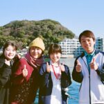 Yukino Kishii Instagram - 『お別れホスピタル』 明日夜10時からNHK総合で第三話の放送です！！ フィルムカメラで、ピン子さんと木村さんにピントが合わず申し訳ないしさみしかったのですが、ぼやけててもとても良い笑顔だ！とわかるから好きな写真です。 すばらしい共演者の皆様とスタッフさんと物語を立ち上げる時間はかけがえのないものです。 お別れホスピタルでは、見て見ぬふりをしているのともちがう、あらためて空気の存在に気づく、みたいな瞬間がよくありました！ 今回も皆様の心に届きますように。
