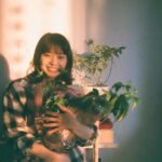 Yukino Kishii Instagram – 今日からネスカフェの新cmが始まりました☕️🩷🌏
だいすきなコーヒーにこうして関われてうれしいです！
背中にマントが付きました🪽🪽
いつものコーヒーをネスカフェにするだけで、簡単に環境や地域に配慮、貢献することができます☺️🪽🌏☕️
2050年もコーヒーを美味しく飲むために明日の一杯から🥰☕️

https://youtu.be/yBQQfN3NRPc?si=VUPsuFgxTMhSTJvD