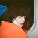 Yukino Kishii Instagram - 今年も気にかけてくださった方々、お世話になった方々、有難うございました。 昨年からケイコ　（ @movie_keiko2022 ）で年を跨いで、海外によく行きましたし、いくつかの映画賞をいただき、特別な年でした。ありがとうございます。 今年もあたらしい映画に取り組むことができて、慎重な時間が今になって勇気をくれます。 やっと見つけた自分の眼差しと確固たる意志を借りて、小さく、ゆっくり、でも着実に🫶、進みます🥊 それでは、来年はNHK総合:ドラマ『お別れホスピタル』観てくださいね わたしのだいすきな花ちゃん（ @dosukoi87 ）は名カメラマン！！！！！ 良いお年をお迎えください🌼