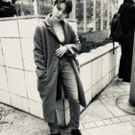 Yukino Kishii Instagram - 第45回ヨコハマ映画祭 三宅唱監督作品『ケイコ 目を澄ませて 』 ・作品賞 ・撮影賞 月永雄太さん ・主演女優賞 ・審査員特別賞　松浦慎一郎と彼に導かれたボクシング映画 をいただきました。 約一年経ってもこのような機会を頂き、とてもうれしいです。 （去年の映画ですが公開日が12月だったので今年度の対象なりました。） 本当に、ありがとうございます。 ボクシングを初めてとうとう三年が経ちました。 ケイコの肉体、その運動は松浦さんに100%支えられつくられました。 そして今、役割を終えてもまだ強くなれるという思いで松浦さんとトレーニングを続けています。本当に感謝。 もしかしたら見逃されてしまうかもしれない、このあまりにも重要な仕事を表彰されることはとてもとてもとても意味のあることだと思いました。心の底から嬉しいです！ 松浦さん！！！おめでとう！涙涙！ ぜひこの映画、観てくれた方も、まだの方も、いつだって観てほしいなと思っています！！ 配信もされています。 改めて、三宅組全スタッフの皆様、観てくださった皆様、ありがとうございました。 授賞式で会いましょう。👗