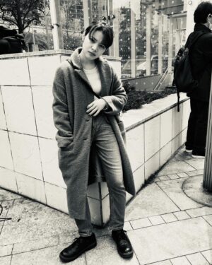 Yukino Kishii Instagram - 第45回ヨコハマ映画祭
三宅唱監督作品『ケイコ 目を澄ませて 』
・作品賞
・撮影賞 月永雄太さん
・主演女優賞
・審査員特別賞　松浦慎一郎と彼に導かれたボクシング映画
をいただきました。
約一年経ってもこのような機会を頂き、とてもうれしいです。
（去年の映画ですが公開日が12月だったので今年度の対象なりました。）
本当に、ありがとうございます。

ボクシングを初めてとうとう三年が経ちました。
ケイコの肉体、その運動は松浦さんに100%支えられつくられました。
そして今、役割を終えてもまだ強くなれるという思いで松浦さんとトレーニングを続けています。本当に感謝。

もしかしたら見逃されてしまうかもしれない、このあまりにも重要な仕事を表彰されることはとてもとてもとても意味のあることだと思いました。心の底から嬉しいです！
松浦さん！！！おめでとう！涙涙！

ぜひこの映画、観てくれた方も、まだの方も、いつだって観てほしいなと思っています！！
配信もされています。

改めて、三宅組全スタッフの皆様、観てくださった皆様、ありがとうございました。
授賞式で会いましょう。👗