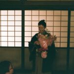 Yukino Kishii Instagram - 大奥最終回、有難うございました！！ 和宮という役に出会えて、暗がりを照らす光は確かにあたたかく、それを受け取るのにも勇気も必要だということ、 そして受け取った光はまた誰かを何かを照らすことができるのだとあらためて感じました！ 和宮を光だと言った家茂のこと、生まれたときから見守り続けていてくれた土御門のこと、真実を伝えてくれた能登、わるいおたあさんでごめんなぁのおたあさん、同じ悲しみを持つ天璋院、大奥に全てを捧げようとした瀧山〜〜 言い出したらきりがないですね そして和宮にはかかせない京言葉をずっとそばにいて教えてくださった絵島役であり京ことば指導の三谷さん、ほんとうに有難うございました！ 江戸弁の勝さんも最終的に話のわかる漢、西郷どんもかっこよかったです またNHKプラスなどでみてくださいー！