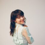 Yukino Kishii Instagram – @movie_keiko2022
ケイコ、韓国で今日から公開しますね!!!
68館でスタートです!
68館‼️‼️‼️‼️ありがとうございます‼️
たのむ‼️観てください‼️🥊
いやあ、韓国で皆さんとお話しさせていただいて
映画も過去も育つから、より強く引き戻されてしまって抗えない瞬間がありました。かっこ悪いとは思いつつ、自分のほんとのきもちはいつまでも脚色されないでほしい。です。
監督はケイコを携えて中国🇨🇳にも旅立ちます。いいーなー。謝謝!
韓国2日目の衣装👗🧜🩵
映画館、行くだけでもうたのしいんだよね。だいすきだ!