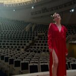 Yuliya Khlynina Instagram - Скажи мне адекватный комплимент💃