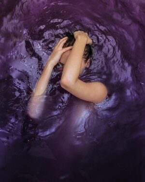 Yuliya Khlynina Instagram - Выхожу из пены морской 💦

Потрясающие фотоработы ученицы Соловьева Дианы Авхадиевой @dianaavkhadieva для ее проекта @dia_voda 

Также вы можете купить наши NFT))