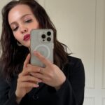 Yuliya Khlynina Instagram - Красиво проводила майские на съемке для @hello__ru Вы как, готовы к новым достижениям или ждете потепления?)