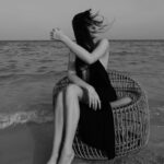 Yuliya Khlynina Instagram - Объявляю конкурс на самую «философскую» цитату-подпись) Пишите в комментариях 👇🏻 Фото от прекрасной: @_510072000_