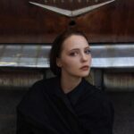 Yuliya Khlynina Instagram - Иллюзия становится все более востребованной. Люди верят в то, во что хочется, игнорируя истину, и живут в своей матрице. В кадре @yulia_hlynina Фото @slav_no