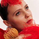 Yuliya Khlynina Instagram - Скоро выйдет сериал с моим участием — «Первый класс» — драмеди о трех подругах, которые хотят устроить своих детей в элитную школу. По этому поводу примерила на себя несколько красивых образов, рассказала @sobaka_ru про детство и путь становления. Встречаю весну в ярких красках и в предвкушении обновлений ✨ Ждёте премьеру?