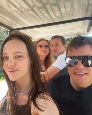 Yuliya Khlynina Instagram - Редкие моменты вместе с семьей - моё счастье и моя самая большая ценность ❤️ Спасибо волшебному Бодруму и сказочному @Lujohotel за теплое море, удивительную природу и гастрономические открытия. Здесь система всё включено «a La Carte» предательски расхолаживает - так вкусно, разнообразно и эстетически прекрасно я давно не путешествовала))) Для тех, кто любит всегда быть в форме, уже сейчас можно отдохнуть по системе Bed&Breakfast. Мы влюбились в место, отель и климат. Я точно вернусь снова!
Спасибо моему другу @eugene.vogue за рекомендацию и помощь в организации поездки ❤️ #lujo