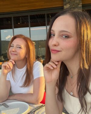 Yuliya Khlynina Instagram - Редкие моменты вместе с семьей - моё счастье и моя самая большая ценность ❤️ Спасибо волшебному Бодруму и сказочному @Lujohotel за теплое море, удивительную природу и гастрономические открытия. Здесь система всё включено «a La Carte» предательски расхолаживает - так вкусно, разнообразно и эстетически прекрасно я давно не путешествовала))) Для тех, кто любит всегда быть в форме, уже сейчас можно отдохнуть по системе Bed&Breakfast. Мы влюбились в место, отель и климат. Я точно вернусь снова!
Спасибо моему другу @eugene.vogue за рекомендацию и помощь в организации поездки ❤️ #lujo
