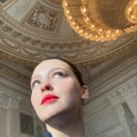 Yuliya Khlynina Instagram - То, что осталось за кадром🎬 «Первый класс» на @ivi_official с 23 мая🤍 Классная история, классная команда, классный Питер 23! Про трех подруг, про детей, мужей, школу, принципы и не только..) Режиссер @samoshina Оператор Яна Риц @nadiarekhter И крутейшая команда!
