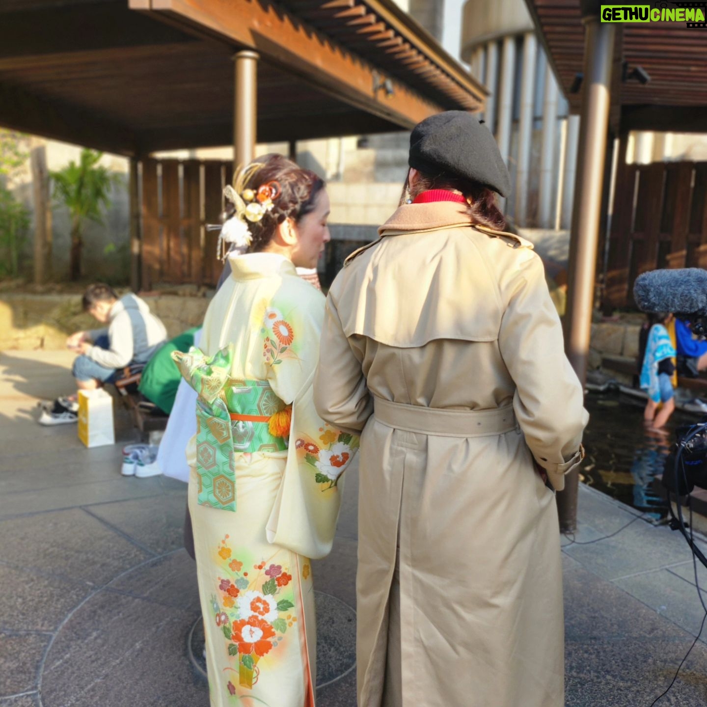 Yumi Matsutoya - 21.7K Likes - 明日朝11時からのユーミンコードは、石川県加賀編です。
もちろんユーミンは、足湯に入りませんでした笑
マネージャーK子