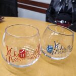 Yumi Matsutoya Instagram - ユーミンコード、聞いてくれたかな？ 「ユーミンオリジナルペアグラス」の新しい使い方笑 🎲の目で出た曲をオンエアしました。 聞き逃してしまった方は、radikoからどうぞ！